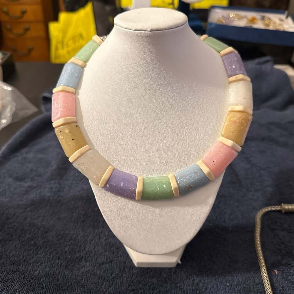 Vintage Pastel Confetti Lucite Chunky Resin Bead Choker Necklace